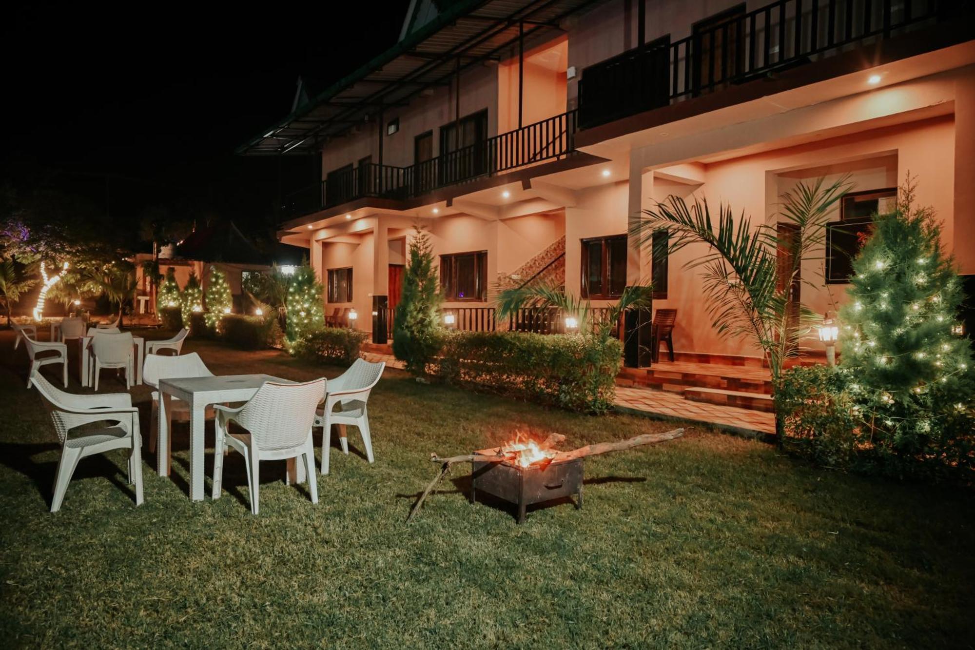 Corbett Nature Walk Resort Рамнаґар Екстер'єр фото