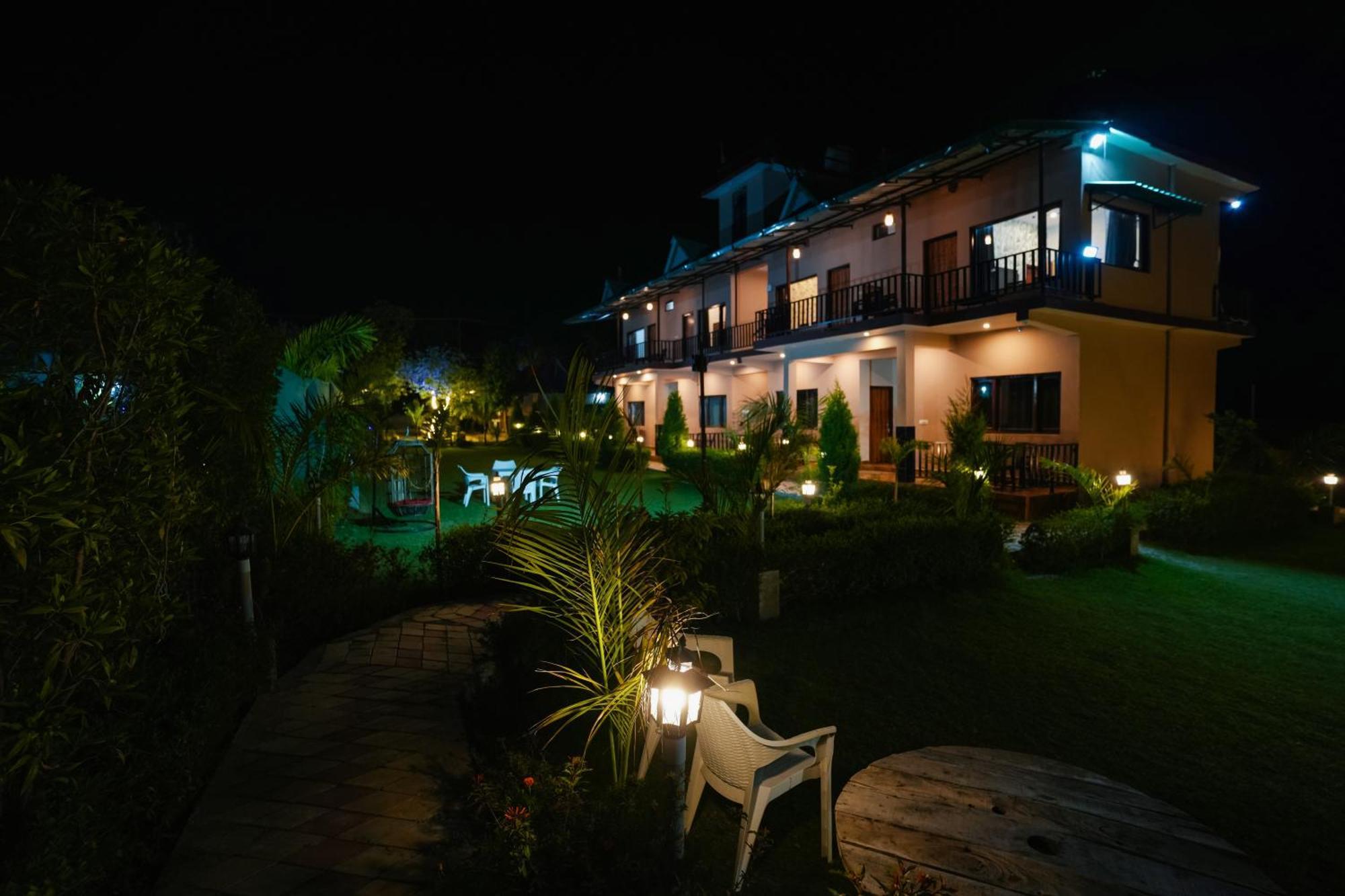 Corbett Nature Walk Resort Рамнаґар Екстер'єр фото