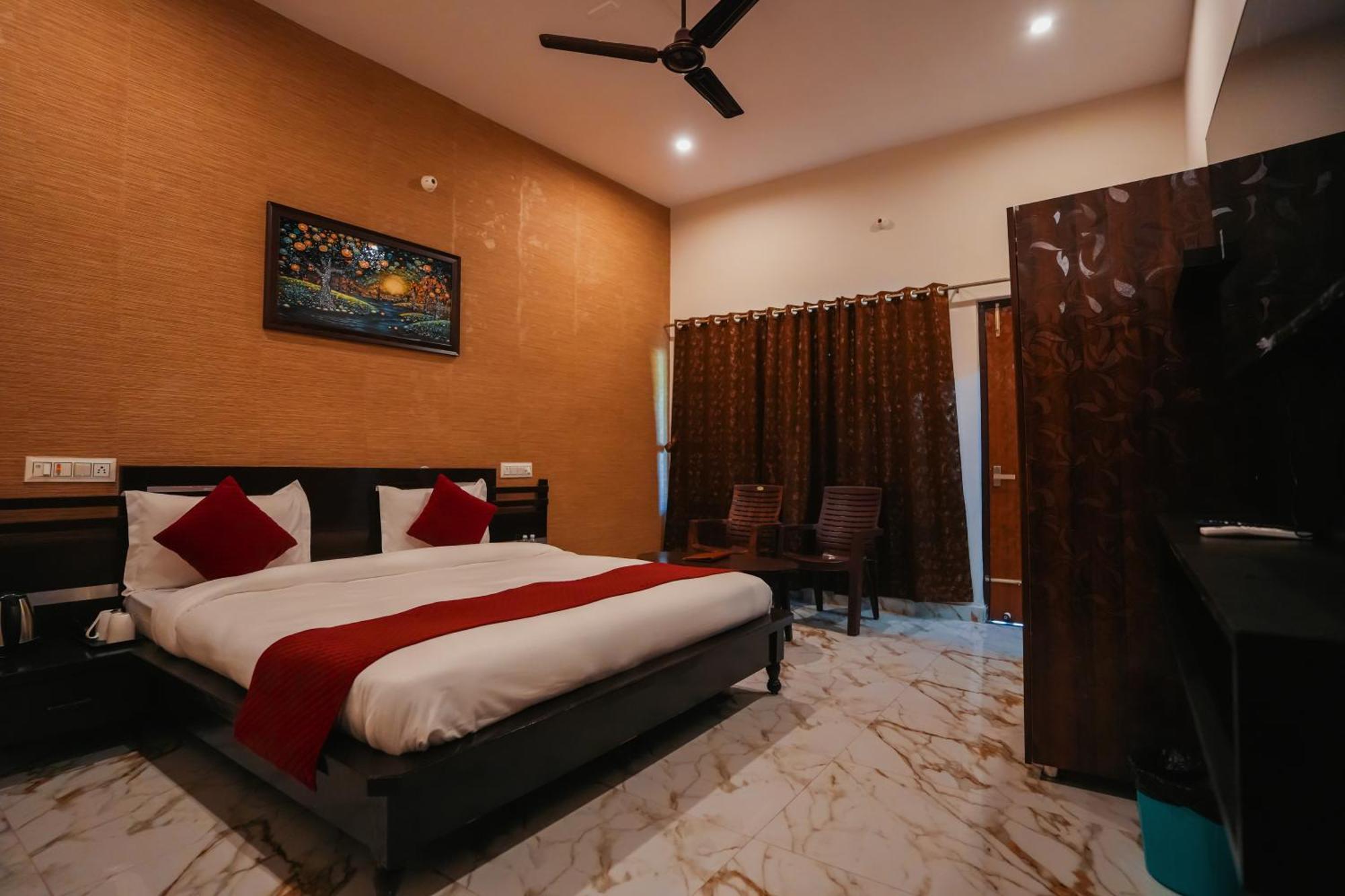 Corbett Nature Walk Resort Рамнаґар Екстер'єр фото